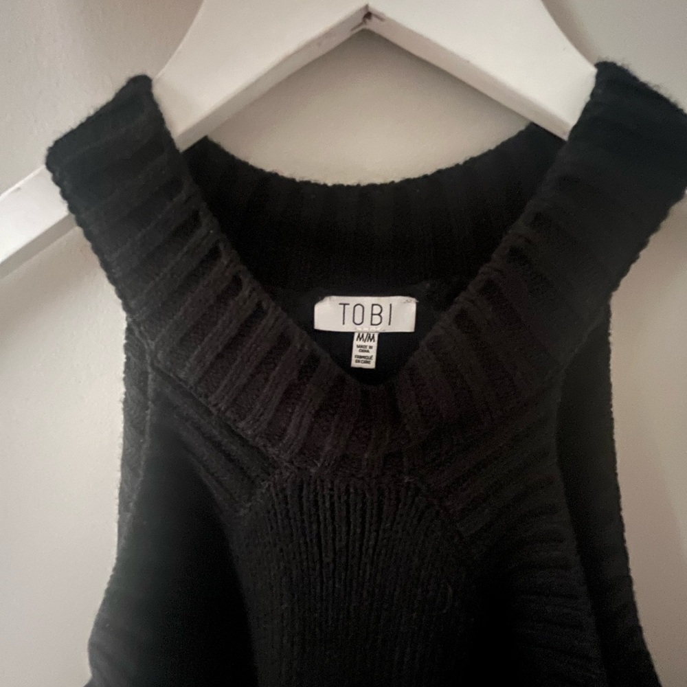 Tobi cold shoulder dress